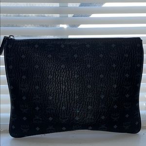 MCM crossbody 👛💅🏽